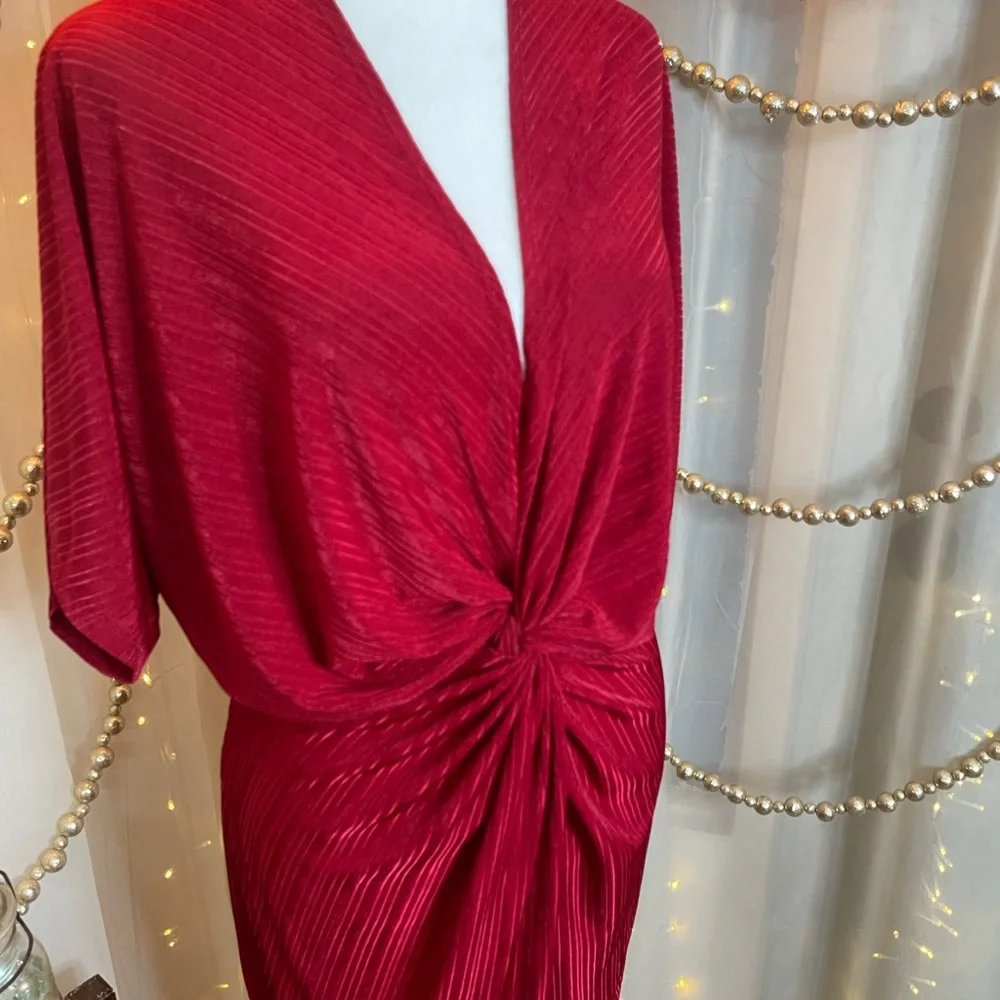 Vibrant Red Rib Textured Dress - Picture 4 of 6